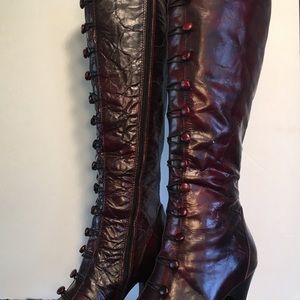 Born size 7 1/2 tall boots